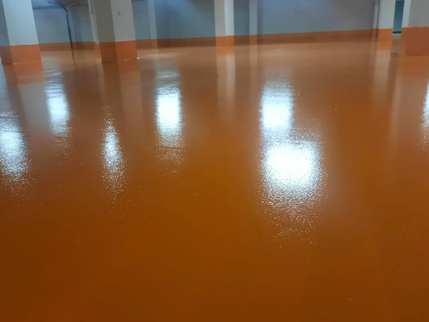 Copper high-gloss floor, a decorative project by Lunex
