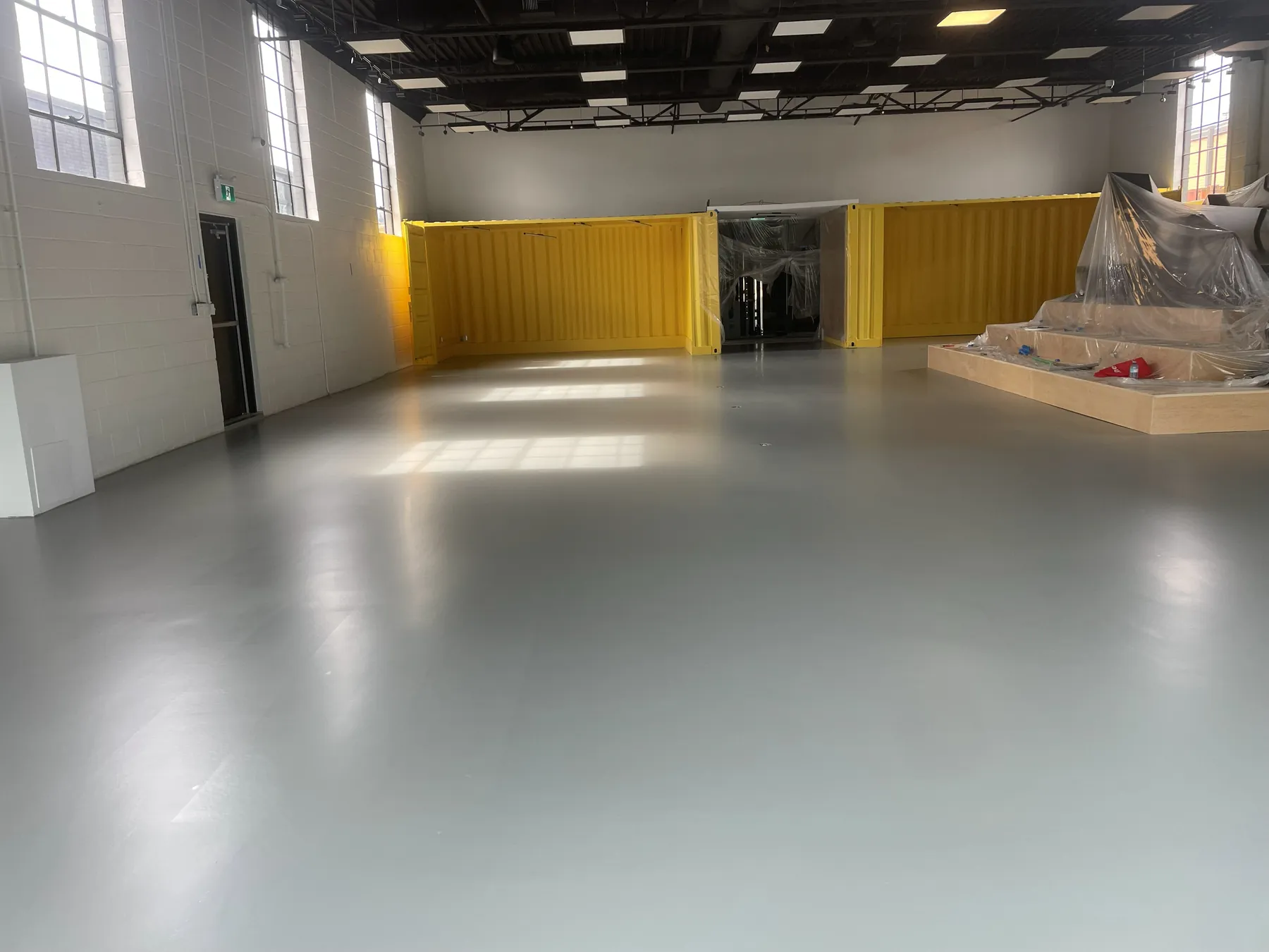 Warehouse floor coating, a industrial project by Lunex